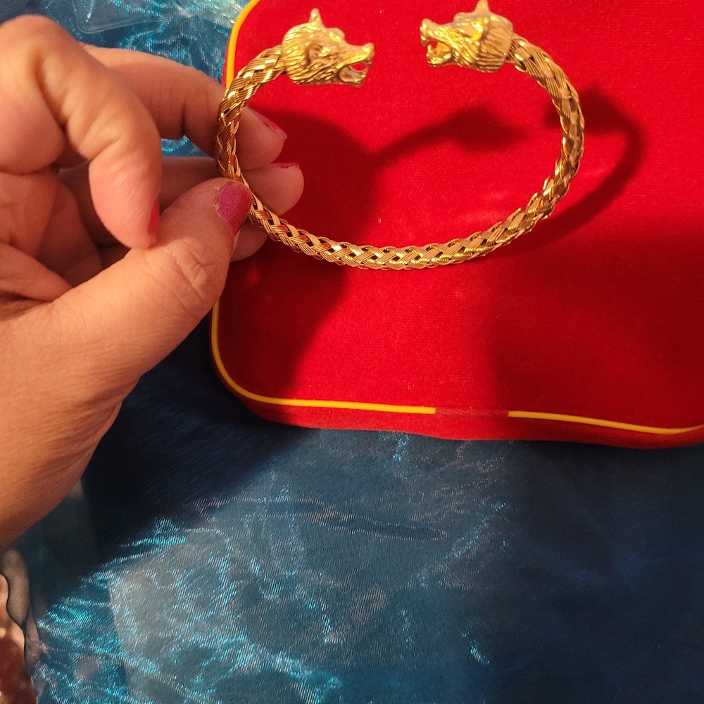Wolf head unisex bracelet